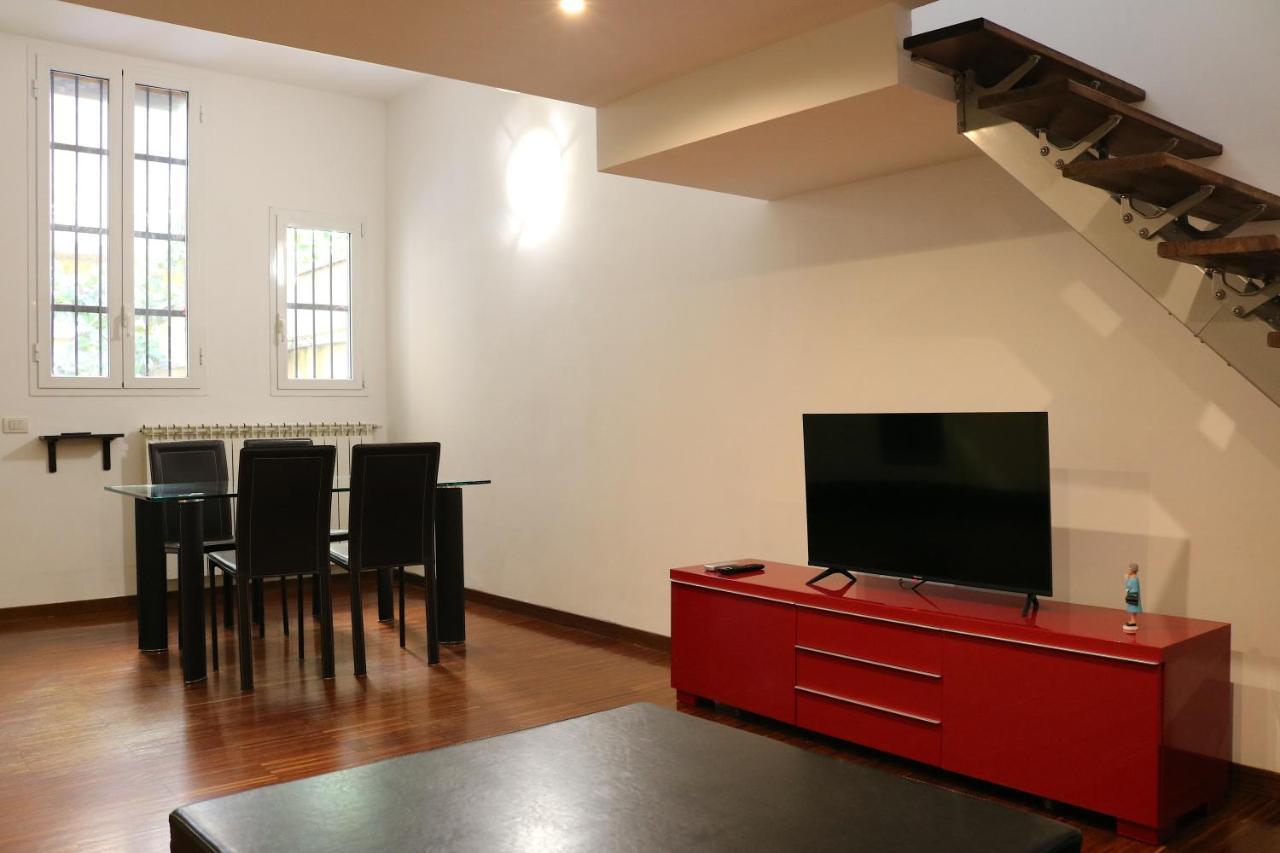 밀라노 Cozy & Large Loft Famagosta 아파트 외부 사진