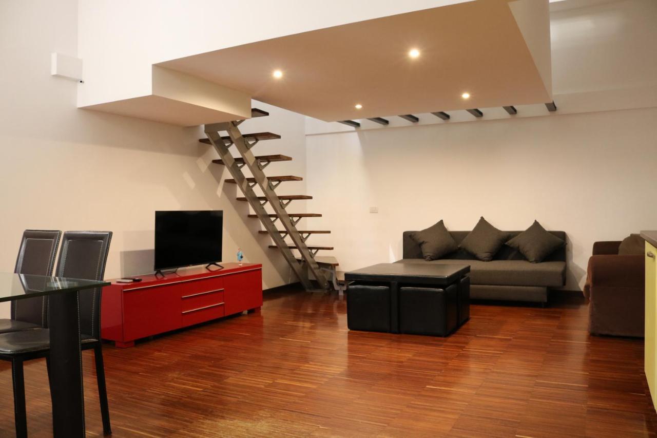 밀라노 Cozy & Large Loft Famagosta 아파트 외부 사진