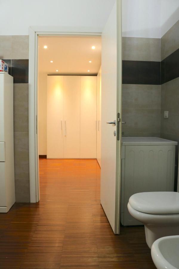 밀라노 Cozy & Large Loft Famagosta 아파트 외부 사진